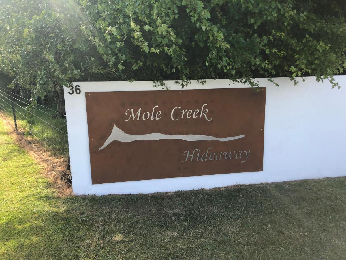 Mole Creek Hideaway Hotel Buitenkant foto